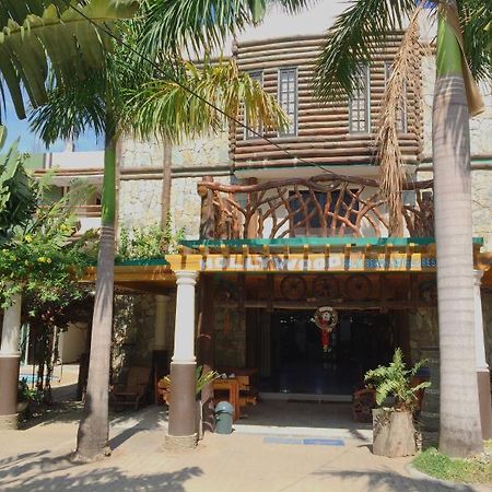 White Beach Resort Bar & Restaurant Пуэрто-Галера Экстерьер фото