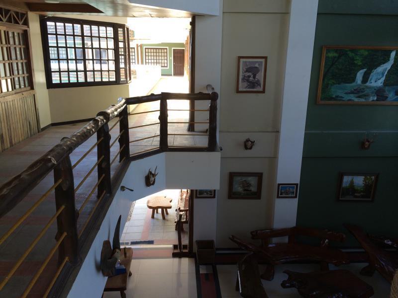 White Beach Resort Bar & Restaurant Пуэрто-Галера Экстерьер фото